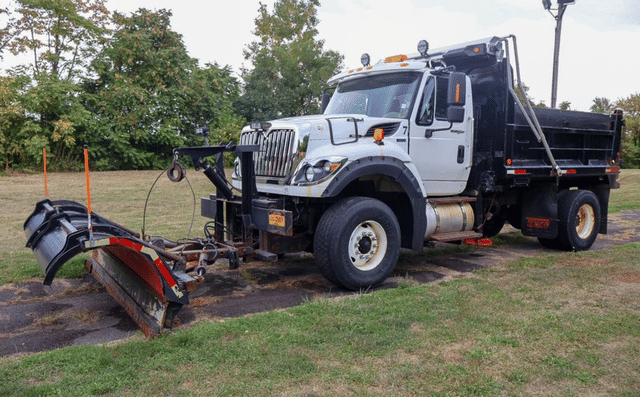 Image of International WorkStar 7600 equipment image 1