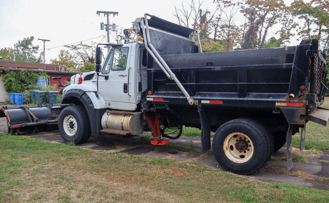 Image of International WorkStar 7600 equipment image 2