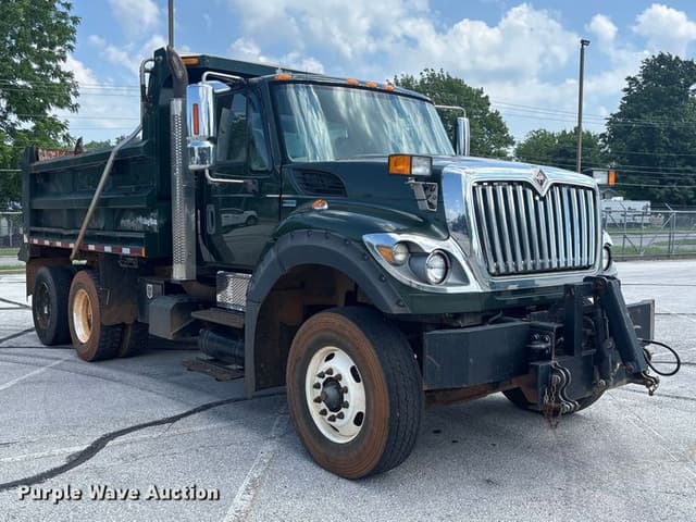 Image of International WorkStar 7600 equipment image 2