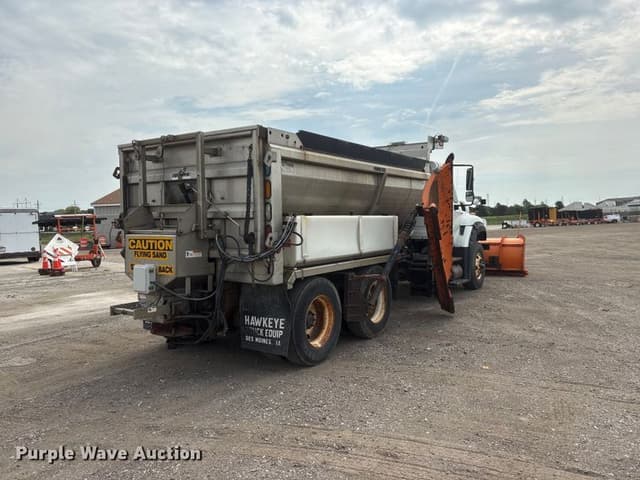Image of International WorkStar 7600 equipment image 4
