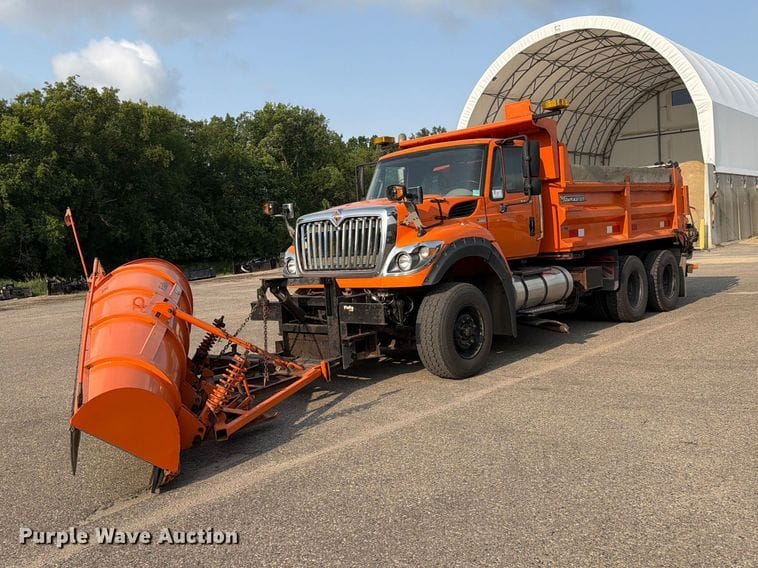 2013 International WorkStar 7600 Equipment Image0