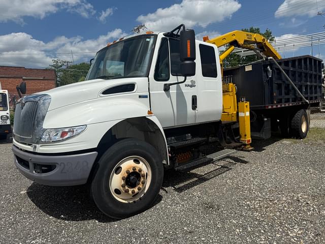 Image of International 4400 equipment image 3