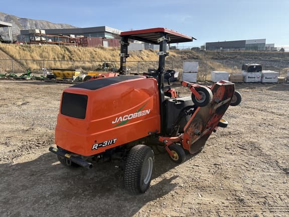 Image of Jacobsen R-311T equipment image 4