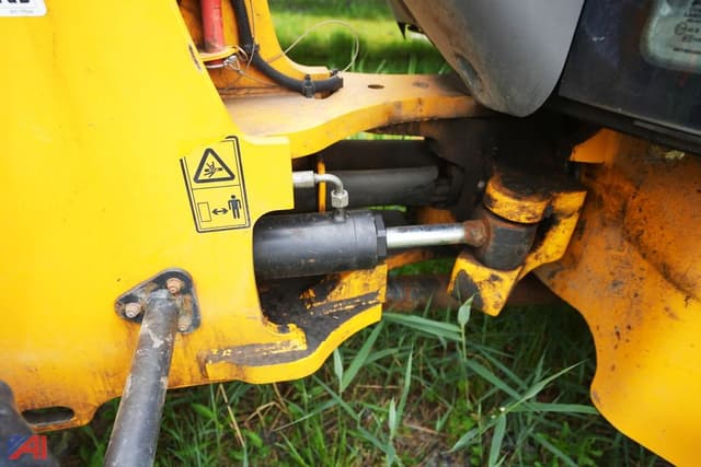 Image of JCB 406B equipment image 3