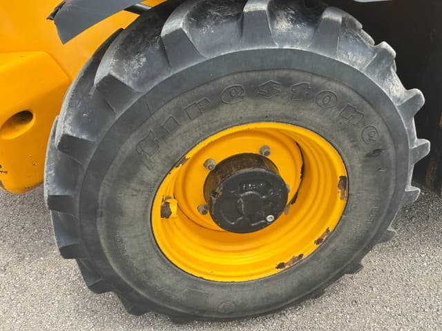 Image of JCB 535-140 equipment image 1