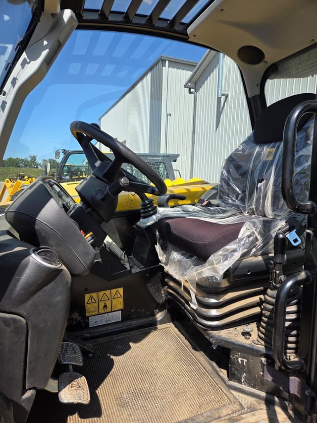 Image of JCB 536-60 Agri Plus equipment image 2