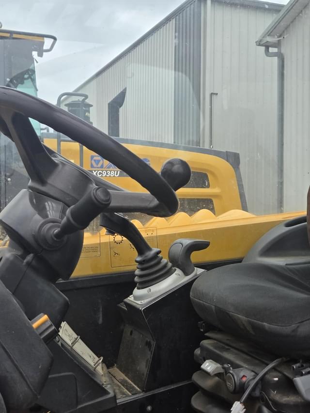 Image of JCB 541-70 Agri Plus equipment image 3