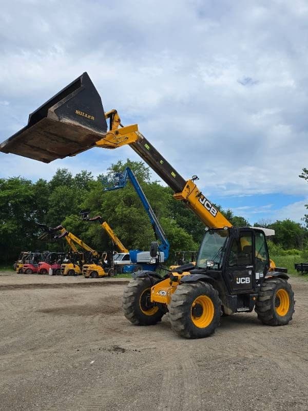 Image of JCB 541-70 equipment image 1