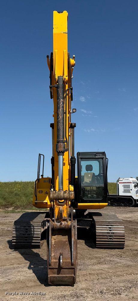 Image of JCB JS220LC equipment image 1