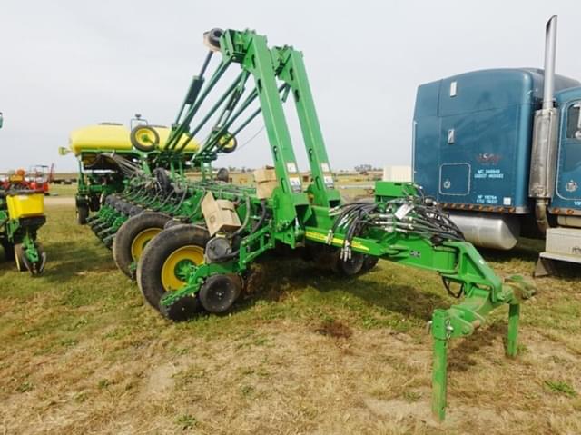 Image of John Deere 1770 equipment image 1