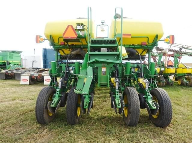 Image of John Deere 1770 equipment image 4