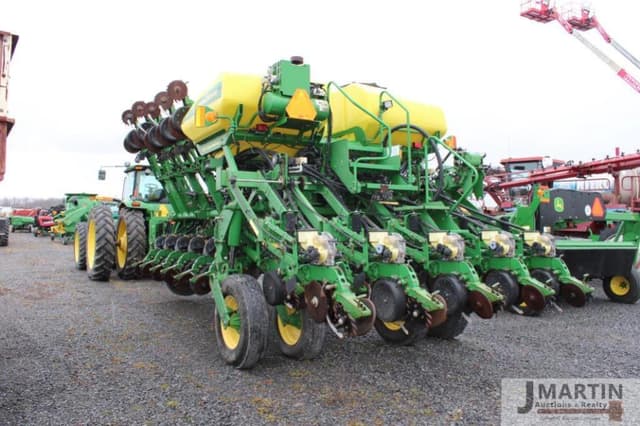 Image of John Deere 1790 equipment image 3