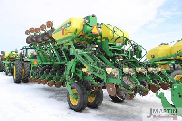 Image of John Deere 1790 equipment image 3