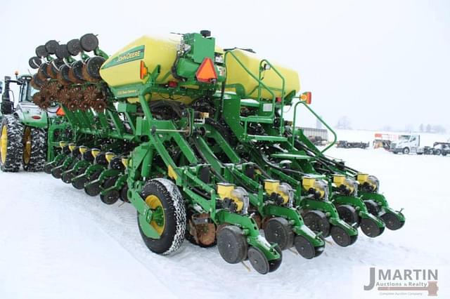 Image of John Deere 1790 equipment image 3