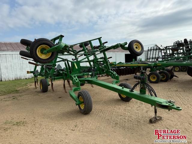 Image of John Deere 2410 equipment image 4