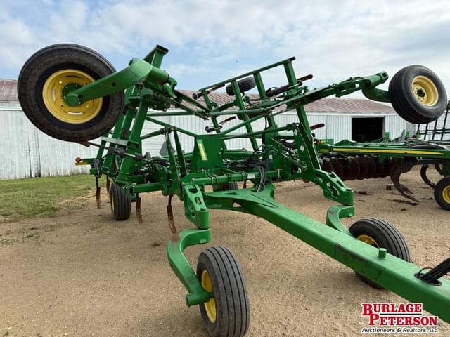 Image of John Deere 2410 equipment image 3