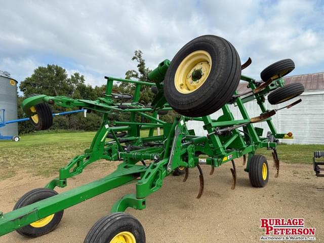 Image of John Deere 2410 equipment image 1