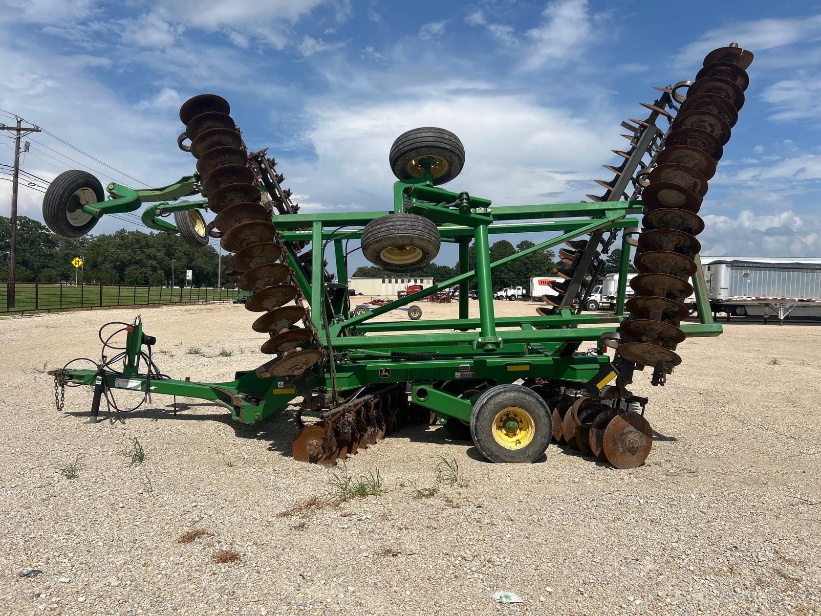 2013 John Deere 2623 Equipment Image0