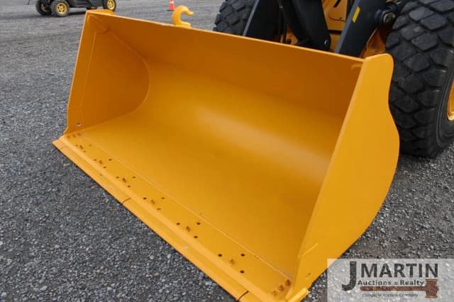 Image of John Deere 544K equipment image 4