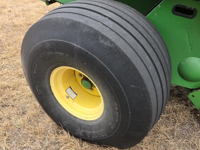 Image of John Deere 569 Premium equipment image 3