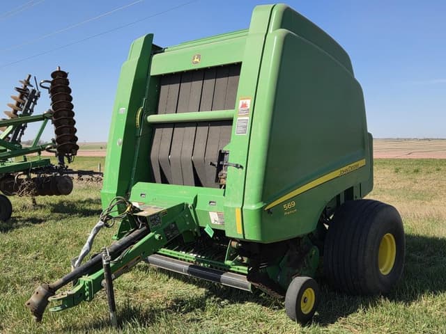 Image of John Deere 569 Premium equipment image 2