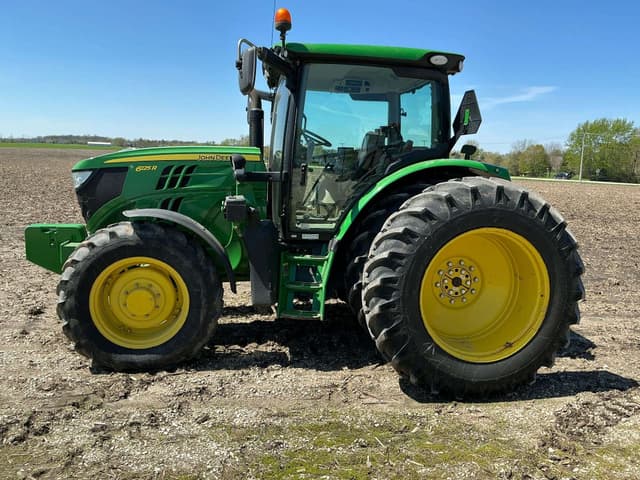 Image of John Deere 6125R equipment image 1