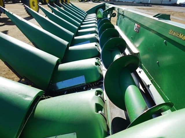 Image of John Deere 612C equipment image 4