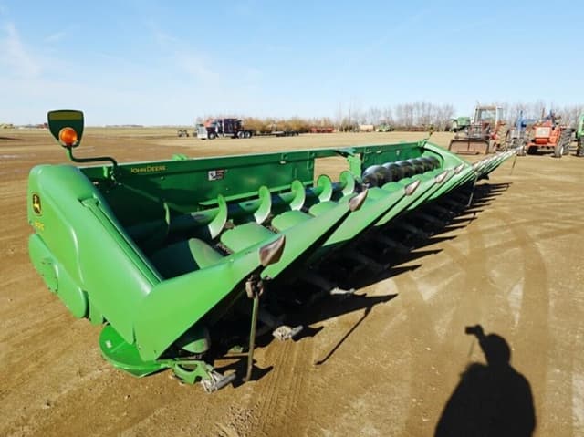 Image of John Deere 612C equipment image 2