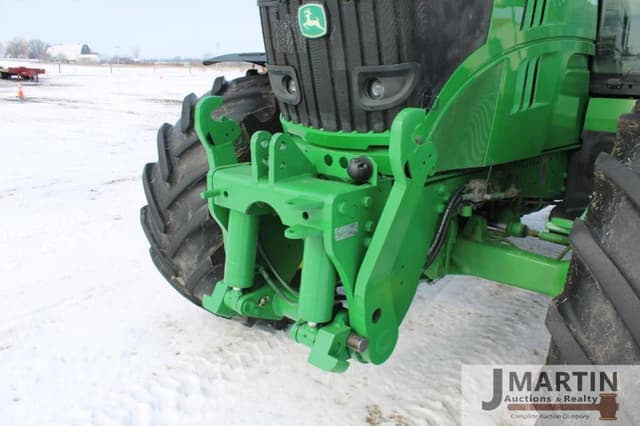 Image of John Deere 6190R equipment image 4