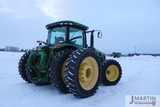 Image of John Deere 8335R equipment image 2