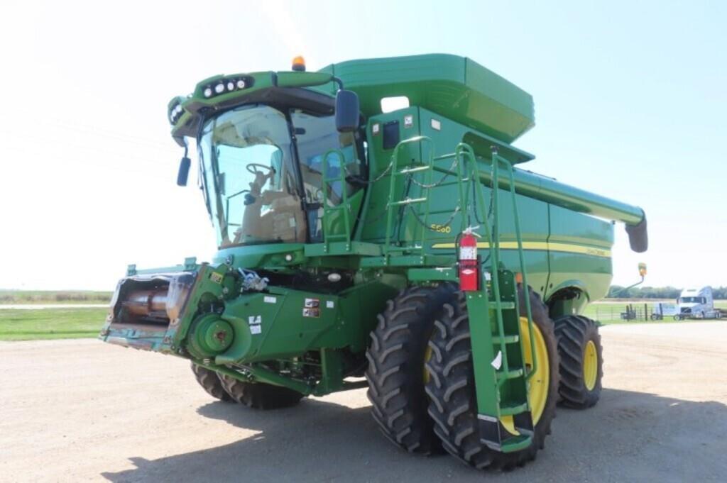 Image of John Deere S660 Primary image