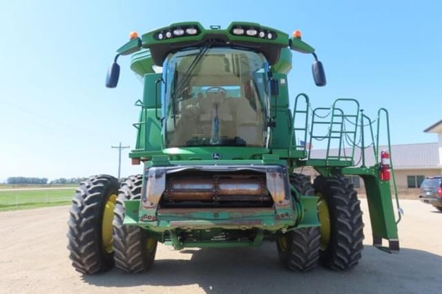 Image of John Deere S660 equipment image 4