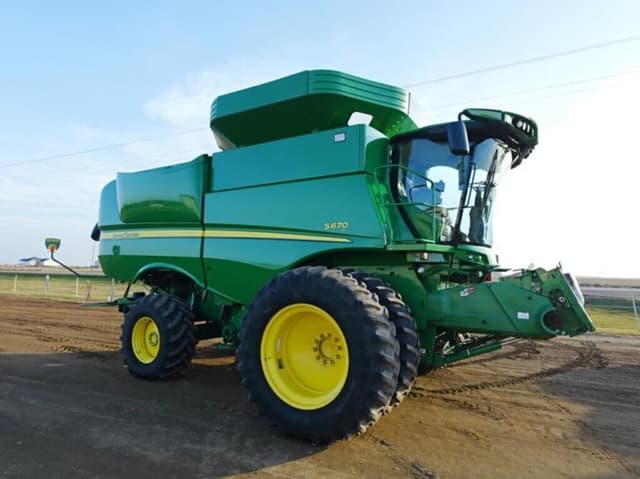 Image of John Deere S670 equipment image 2