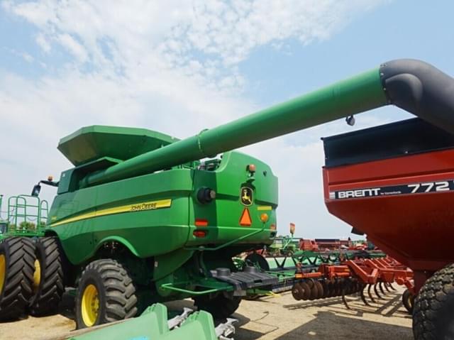 Image of John Deere S680 equipment image 3
