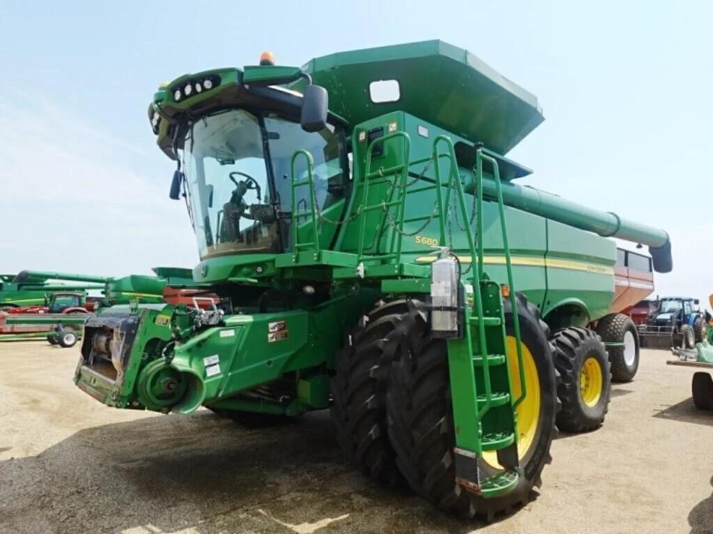 Image of John Deere S680 Primary image