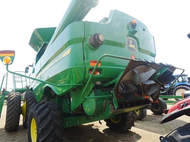Image of John Deere S680 equipment image 2