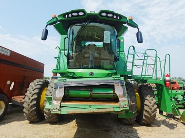 Image of John Deere S680 equipment image 3