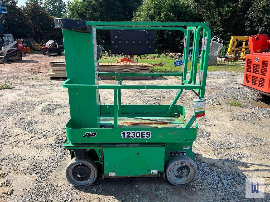 Image of JLG 1230ES Primary image