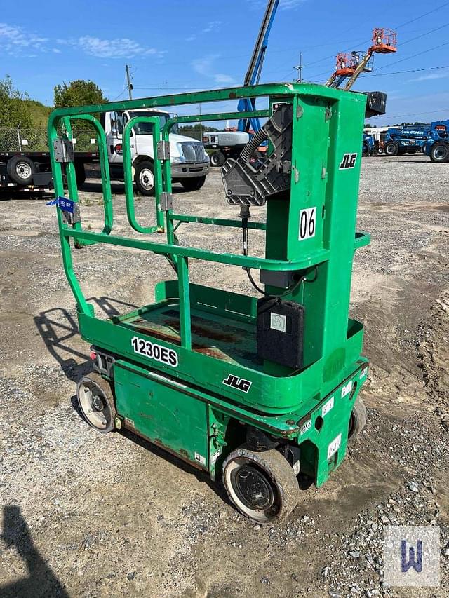 Image of JLG 1230ES equipment image 3