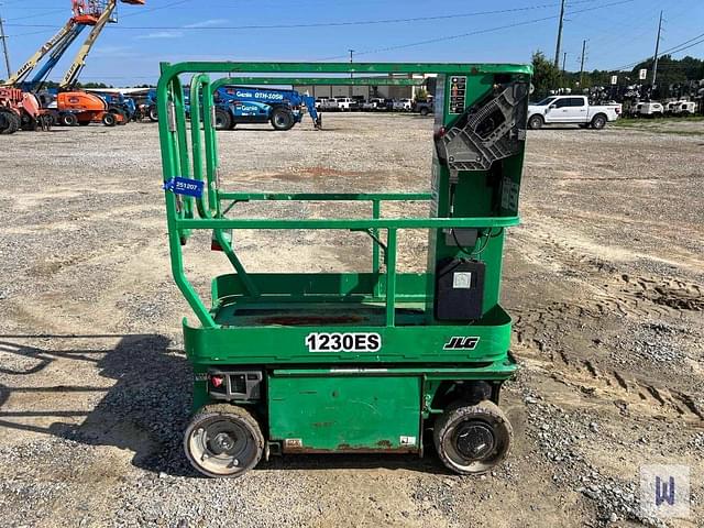 Image of JLG 1230ES equipment image 1