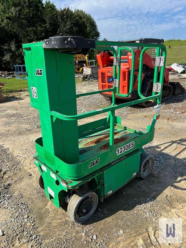 Image of JLG 1230ES equipment image 2