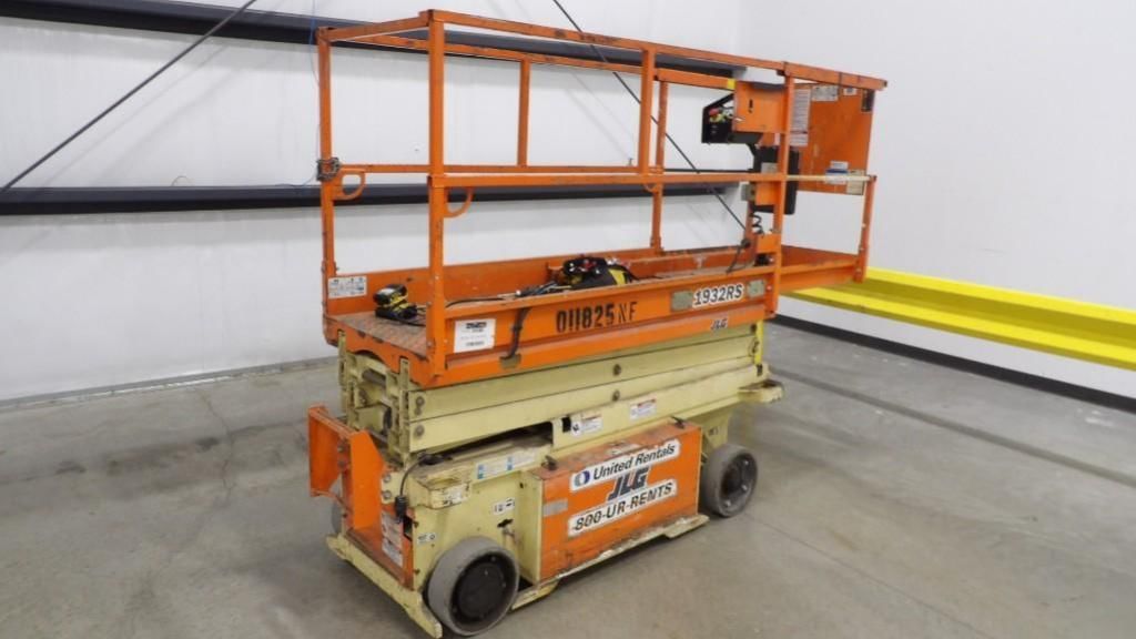 2013 JLG 1932RS Equipment Image0