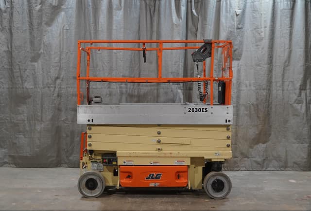 Image of JLG 2630ES equipment image 1