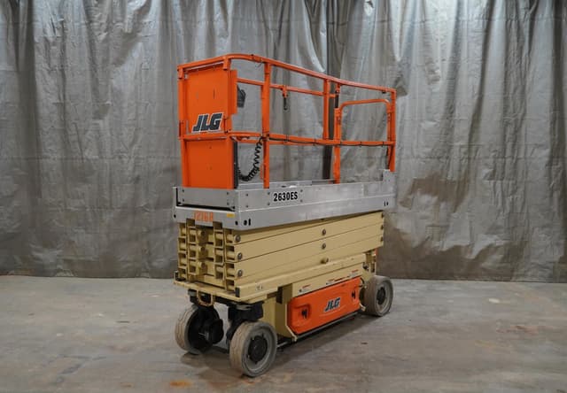 Image of JLG 2630ES equipment image 4