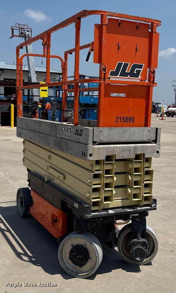 Image of JLG 2630ES equipment image 2