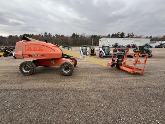Image of JLG 400S equipment image 4