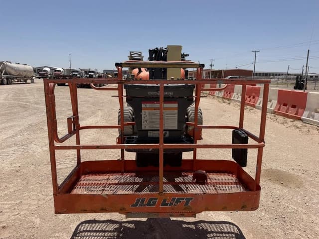 Image of JLG 450AJ equipment image 2