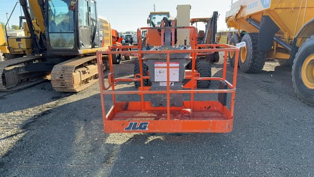 Image of JLG E450AJ equipment image 1