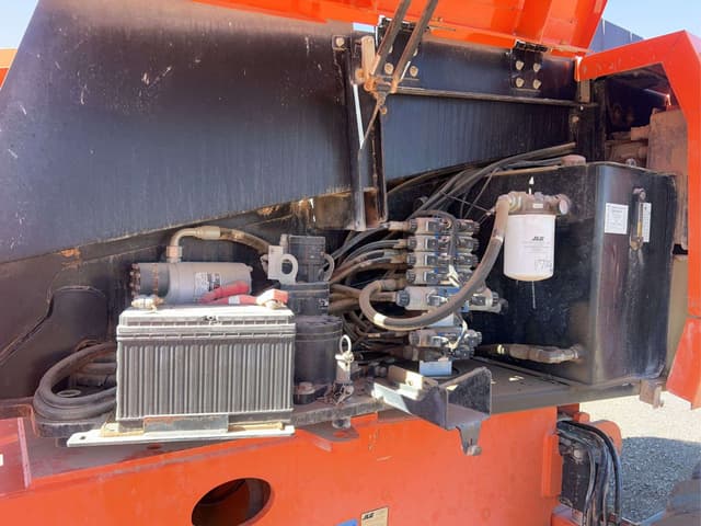 Image of JLG 600S equipment image 4