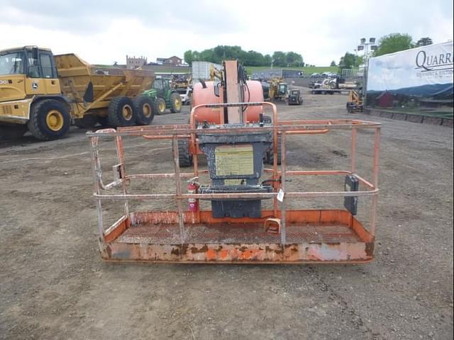 Image of JLG 600AJ equipment image 3